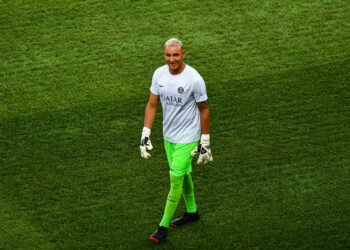 PSG : Navas poussé dans les bras de Naples… par Lavezzi