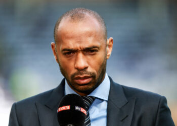 Thierry Henry est sans pitié avec Youri Djorkaeff, la séquence est déjà culte sur Twitter