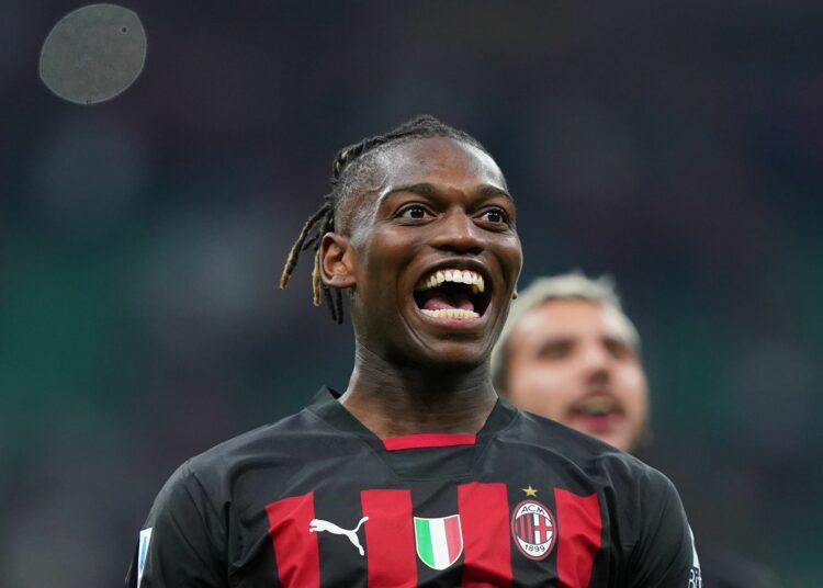 AC Milan : Rafael Leao fait danser un défenseur à 70 millions d’euros