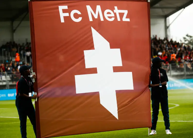 Bölöni (Metz) craque complètement : « Prends ton sifflet et mets le quelque-part, qu’on ne le revoie pas ! »