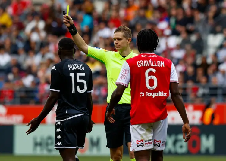 L’Angleterre et l’Allemagne rigolent… la folie des cartons rouges en Ligue 1 fait le buzz
