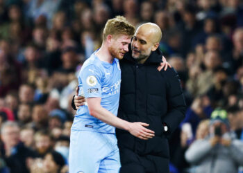 Guardiola : « De Bruyne ? Nous avons tout fait sauf dormir ensemble »