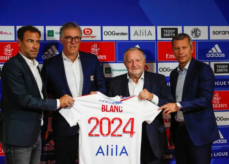 OL : Demande de joueurs, tacle au PSG… les débuts agités de Laurent Blanc