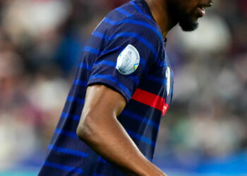 Thuram fait une visite guidée de sa chambre d’hôtel au Qatar