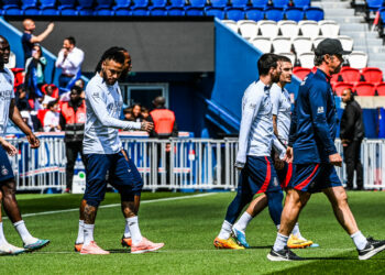 Le Paris Saint-Germain ne souhaite plus la présence de Neymar : « Faites comme Messi, partez »