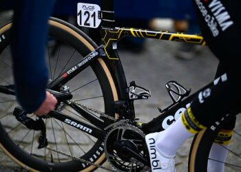 Un spectateur sanctionné pour avoir jeté…de la bière sur van der Poel