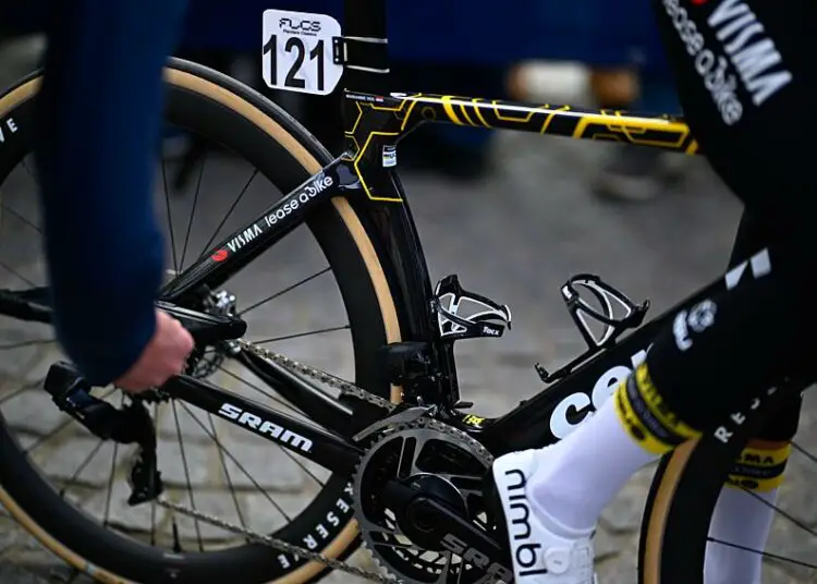 Un spectateur sanctionné pour avoir jeté…de la bière sur van der Poel