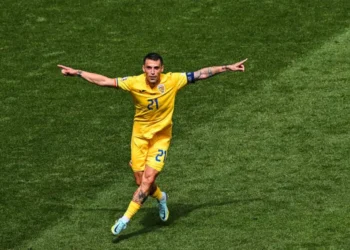 Roumanie – Ukraine : lucarne nettoyée, le but incroyable de Stanciu en vidéo