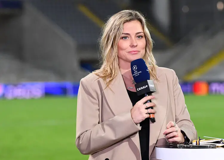 Laure Boulleau expose fièrement sa fille en maillot des Bleus