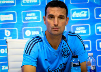 Mario De Stéfano et Lionel Scaloni s’embrassent : un geste mal interprété