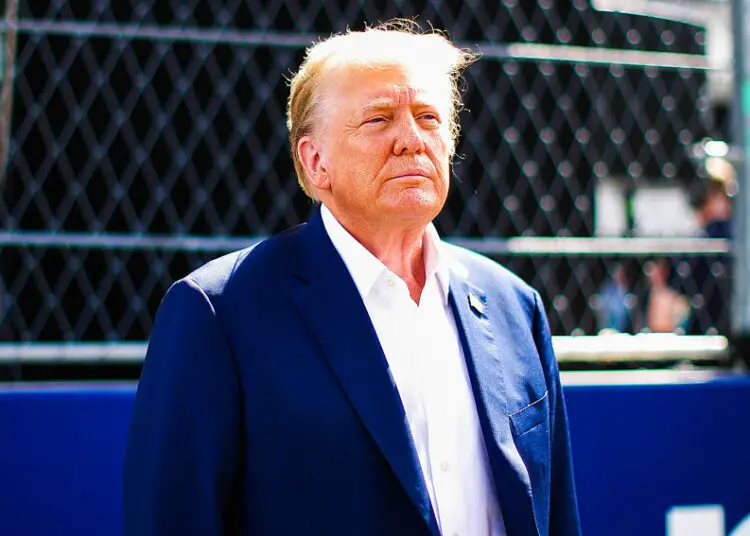 Trump fracasse la cérémonie des JO : les drag-queens sont au centre de la polémique !