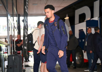 Warren Zaïre-Emery se tape une joueuse du PSG : il n’a pas cherché bien loin !