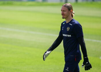 PSG : Safonov débute au club et finit avec des points de suture : le drame en direct