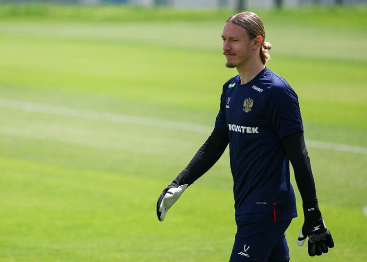 PSG : Safonov débute au club et finit avec des points de suture : le drame en direct
