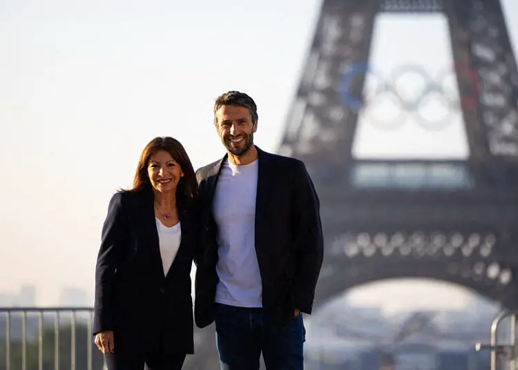JO 2024 : Anne Hidalgo et les nageurs s’immergent dans la Seine