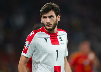 Euro 2024 : Kvaratskhelia et la Géorgie reçus en héros à leur retour au pays