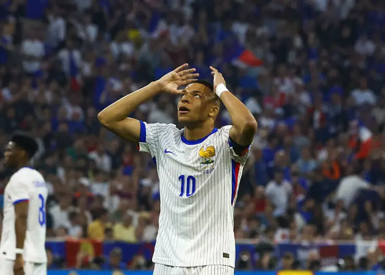 Kylian Mbappé fait l’objet de vives critiques sur les réseaux sociaux après un geste controversé