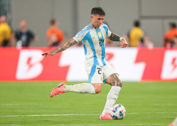 « S’il y a bien une chose que nous ne sommes pas, c’est raciste » : Mascherano provoque un scandale en soutenant Enzo Fernandez et l’équipe argentine