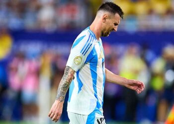 Le président de l’Argentine soutient les chants racistes ! « Messi ne devrait pas s’excuser auprès de certains Européens colonisateurs pour une chanson qui dit aussi la vérité »