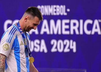 Scandale mondial : Joueurs argentins crient des propos racistes contre l’Équipe de France lors de leur célébration du titre