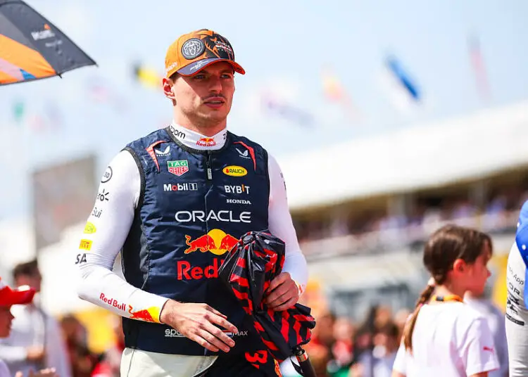 Max Verstappen sabote sa course : une nuit blanche de jeu en ligne jusqu’à 3h du matin le fait chuter