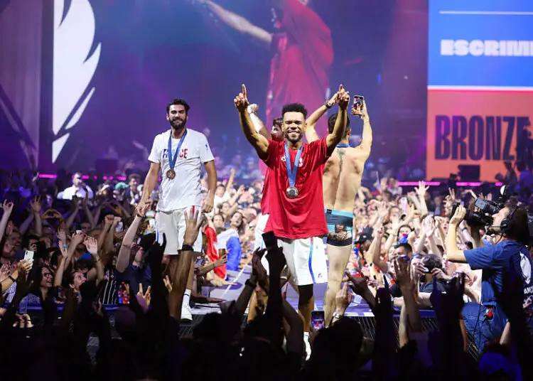 JO 2024 : les gros périls associés au fait de mordre une médaille