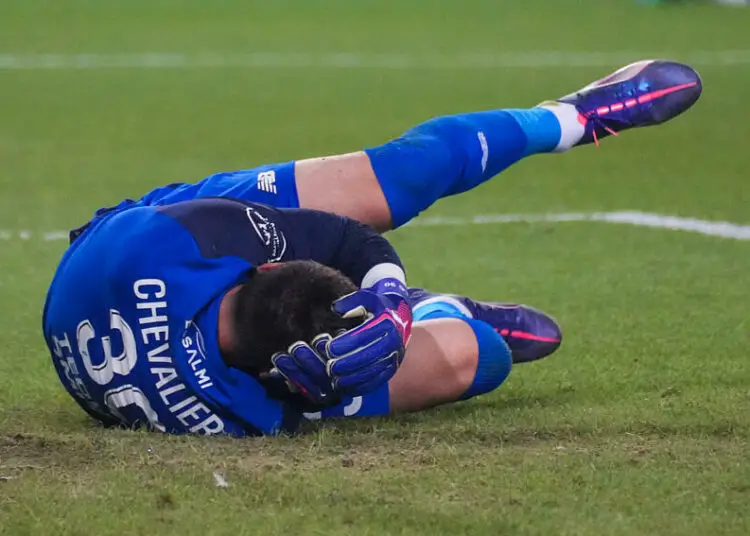 Fenerbahçe – LOSC : Chevalier assommé par une bouteille en pleine tête !