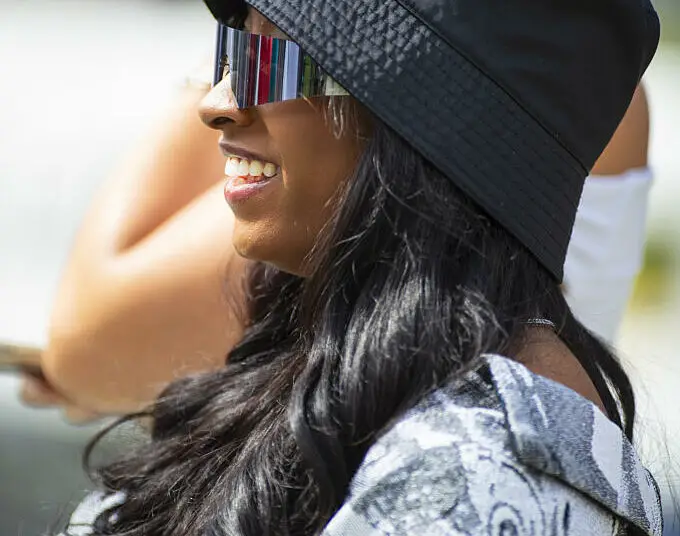 Simone Biles au soutien de son mari mais avec une veste de son ancienne équipe : la polémique du match