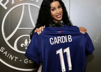 Cardi B furieuse au Parc des Princes : « Pourquoi ils m’ont mise côté ennuyant ? Je veux être avec les ‘ratchet’ !