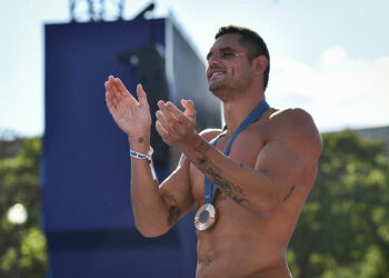 Florent Manaudou flashé à 295 km/h au volant de sa porsche !