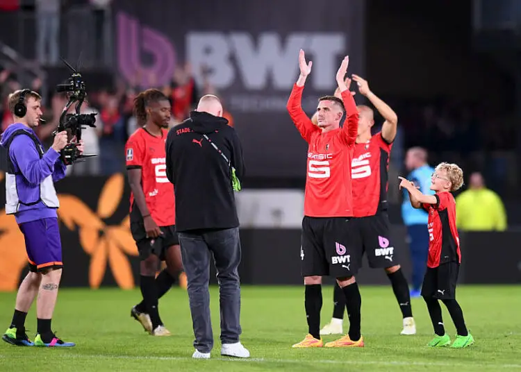 Comme Messi et Ronaldo, ce joueur du Stade Rennais obtient un documentaire pour son départ : quand le culte de la personnalité atteint de nouveaux sommets !