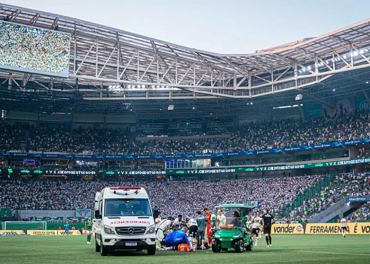 Violence fatale sur le terrain : un footballeur de 15 ans tué dans une bagarre pendant le match, le Paraguay en émoi !