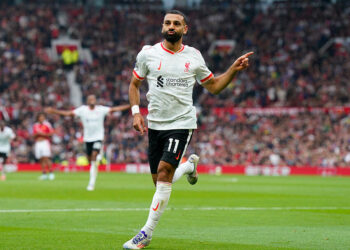 Un proche de Mohamed Salah balance : il joue la comédie sur son futur à Liverpool et tout le monde se demande pourquoi !