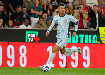 Cristiano Ronaldo fait le show dans son hôtel : recrutements à prix d’or, salaires de folie et vacances de rêve !