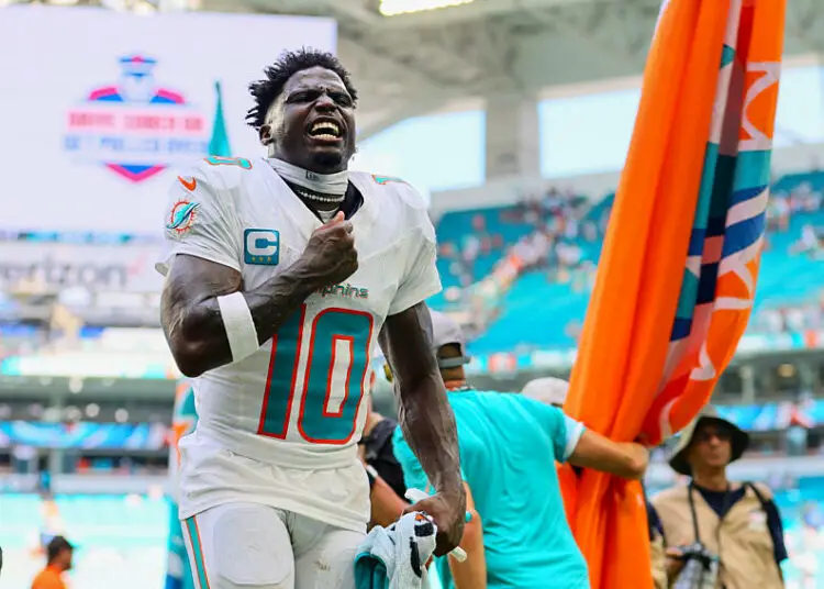 Scandale aux USA : une légende noire du football américain menottée et violentée, la nation s’embrase face à l’accusation de racisme !