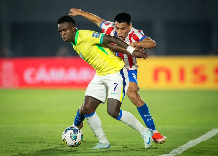 Exploit fou du Paraguay : un but de légende pour terrasser le Brésil de Vinicius dans un stade en ébullition !