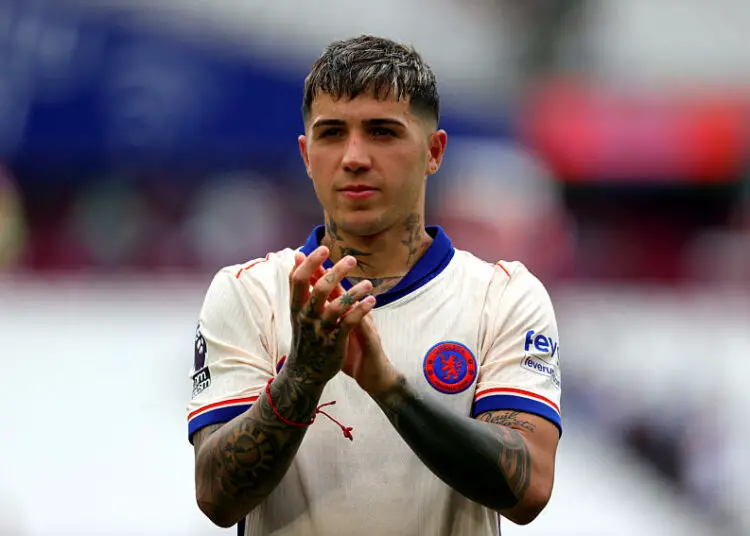 Edson Álvarez explosif : « Je vais te tuer ! » – une menace qui fait trembler Enzo Fernández en plein match !