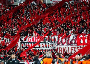 Scandale à River Plate : une ministre pète un plomb pour un drapeau des Malouines interdit !