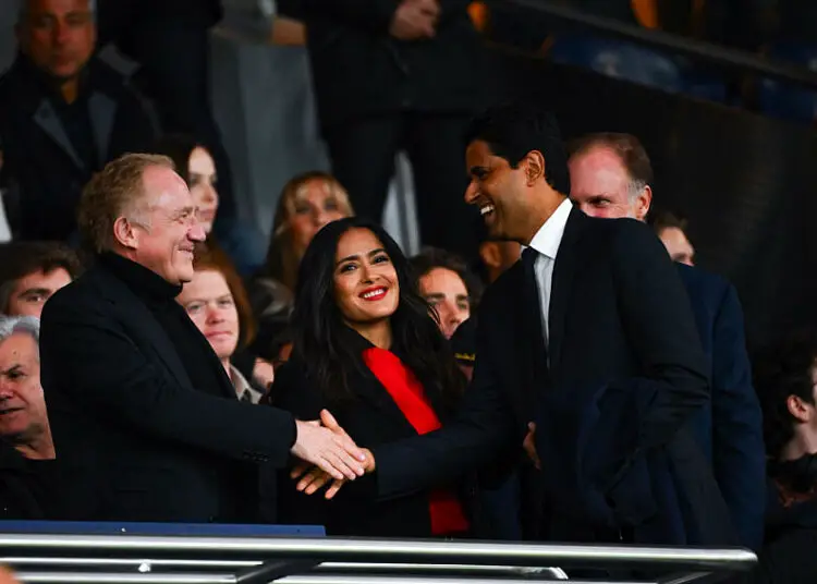 Salma Hayek et François-Henri Pinault en mode chaud-bouillant dans les tribunes !