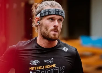 Matthieu Bonne : L’ultra-athlète belge explose le record du monde avec 1046 km en 6 jours, écrasant la concurrence