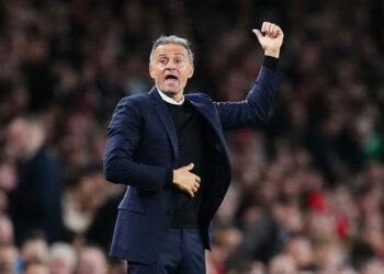 PSG : Luis Enrique humilie une journaliste en snobant complètement sa question sur sa tactique !