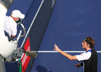 ATP : Nouveau « drama » lunaire avec Tsitsipas et l’arbitre, à ne pas manquer (VIDÉO) !