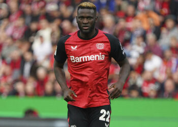 Leverkusen : Les images choquantes de l’accident de voiture de Victor Boniface