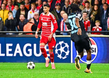 Ligue des Champions : L’incroyable reprise de volée de Pierre Lees-Melou offre l’égalisation à Brest face au Bayer Leverkusen !