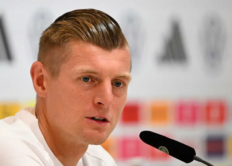 Real Madrid : Toni Kroos prêt à revenir ? Il laisse planer le doute !