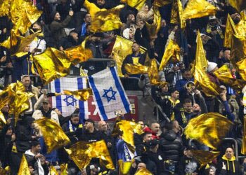 Violence à Amsterdam : Israël envoie des avions de secours après l’attaque antisémite des supporters – Le terrorisme frappe !