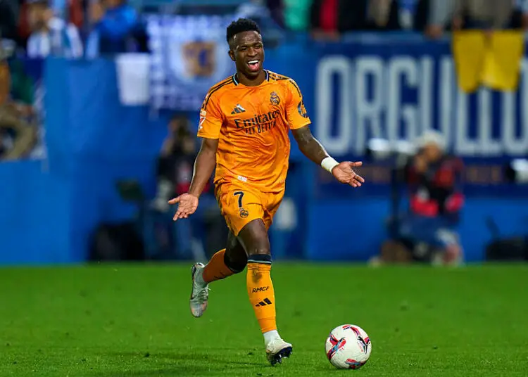 Scandale : Le journaliste namibien réplique violemment à Florentino Pérez sur Vinicius : « On est des gens inférieurs… »