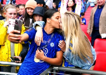 Sam Kerr et Kristie Mewis : Deux femmes, une annonce choc – un bébé en route !