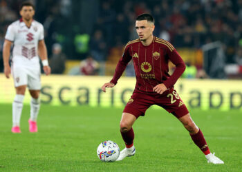 “Toute la prison se mettait à regarder le match” : Enzo Le Fée revient sur son père en prison et le drame de son suicide