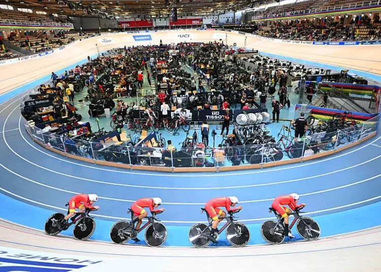 Chute spectaculaire à Londres : deux sprinteuses catapultées dans le public